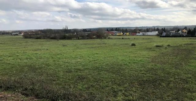 photo  le projet de lotissement se situe entre le projet de la zone commerciale et la rue douce-amie au mans.  &copy;  le maine libre 