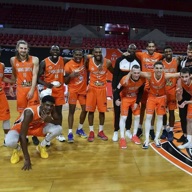 photo la joie des manceaux.  ©  le maine libre – yvon loue