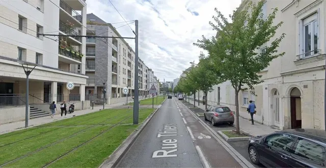 photo  la rue thiers à angers sur google maps.  &copy;  google maps 
