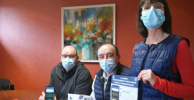 photo  de gauche à droite : frédéric lechevalier, adjoint ; stéphane terrier, le maire ; et valérie, la secrétaire.  &copy;  ouest-france 