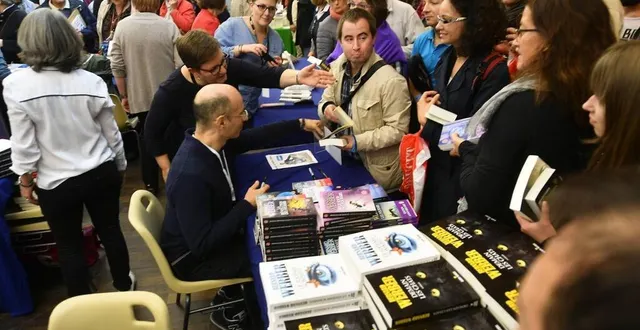 photo  tantôt sous barnum, tantôt au théâtre des quinconces, le salon a connu ces dernières années différentes formules.  &copy;  archives le maine libre - hervé petitbon 