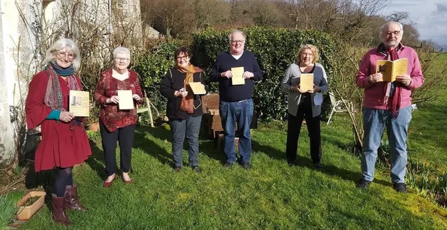 photo  quelques écrivains membres de l’association des écrivains en suisse normande, présentent « tiroirs à histoires 3 ». de gauche à droite : mireille thiesse, présidente ; maryvonne guettier-leneveu, comptable ; martine alani, jack lamache, renée lesieur et jean-louis hamon.  &copy;  ouest-france 