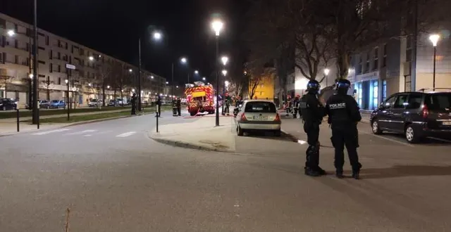photo  les policiers ont essuyé des tirs de mortiers et de feux d’artifice, dans la nuit du dimanche 21 au lundi 22 mars 2021, dans le quartier de perseigne, à alençon.  &copy;  dr 
