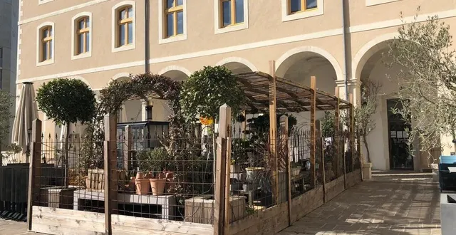 photo  le jardin de christophe alleton à là visitation fermera le soir du 10 avril 2021.  &copy;  le maine libre 