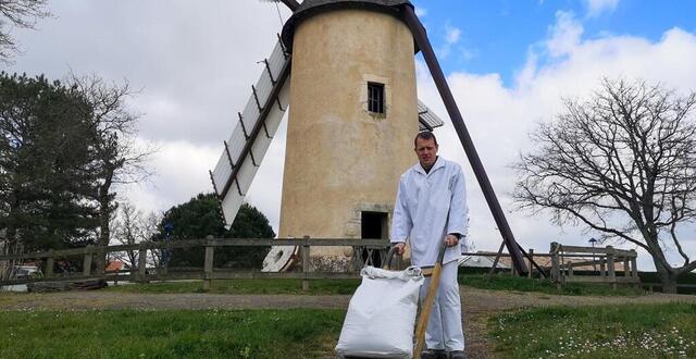photo  depuis plus de quinze ans, le meunier fabien benéteau assure la production de farine au sein du moulin des gourmands. 