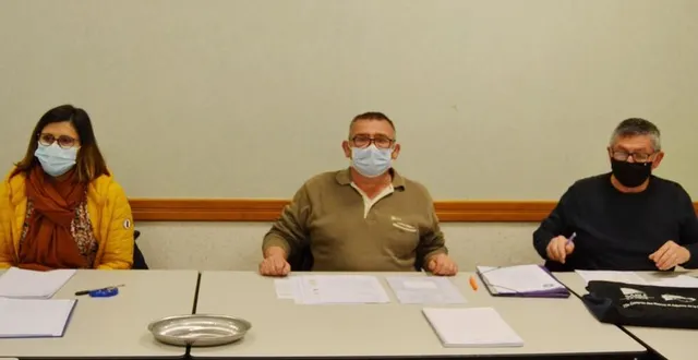 photo  sandrine genet, seconde adjointe au maire ; éric guilmin, maire et hubert jeusselin, premier adjoint.  &copy;  ouest-france 