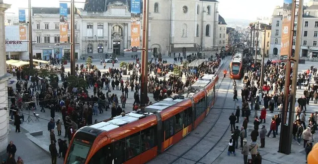 photo  le tramway lors du week-end inaugural, en 2007.  &copy;  archives 