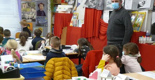 photo  vincent gasco effectue une semaine dans chaque classe.  &copy;  le maine libre 