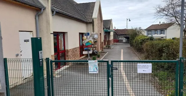 photo  l’école de louplande, au sein de laquelle plusieurs cas de covid-19 ont été recensés, va bénéficier des tests salivaires lundi matin.  &copy;  le maine libre 