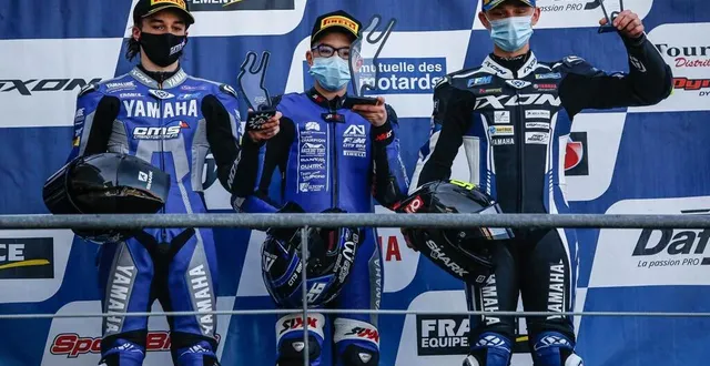 photo  première course en supersport 300 pour alexy négrier (au centre) et première victoire sur le circuit bugatti.  &copy;  le maine libre 