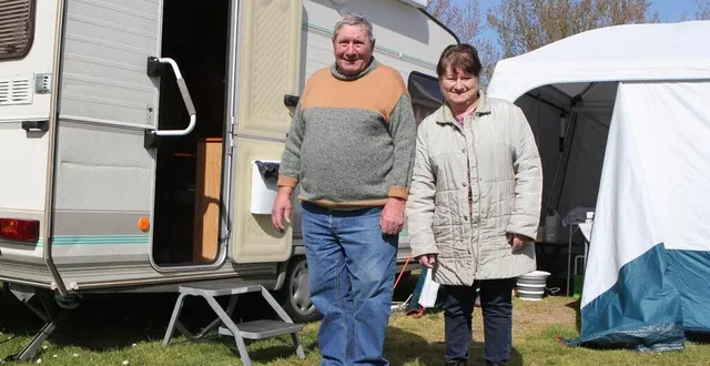 photo  paul et jacqueline étaient là dès l’ouverture du camping, le vendredi 19 mars.  &copy;  le maine libre 