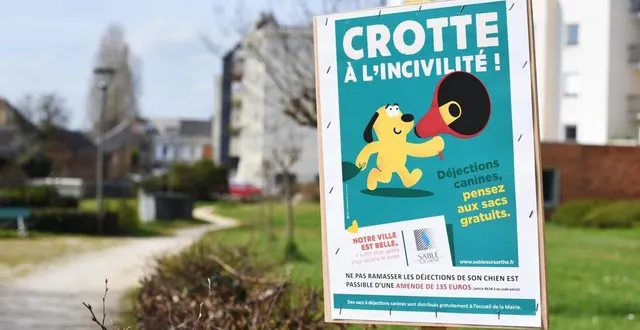 photo  « crotte à l’incivilité », un panneau que l’on peut voir rue du 11-novembre-1918, à sablé.  &copy;  le maine libre 