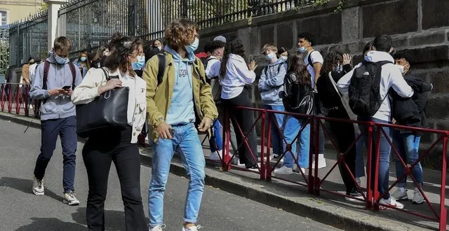 photo  les lycéens quitteront leur établissement vendredi soir. ils devraient reprendre leurs cours en présentiel à compter du 3 mai 2021.  &copy;  photo le maine libre yvon loué 