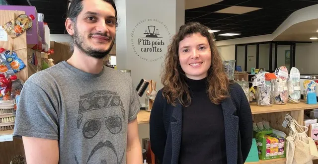 photo  angers, avenue patton, le 31 mars 2021. adélaïde rivereau et pierre legeay ont le sourire après un peu plus de trois mois d’ouverture de leur épicerie vrac à belle-beille.  &copy;  co 
