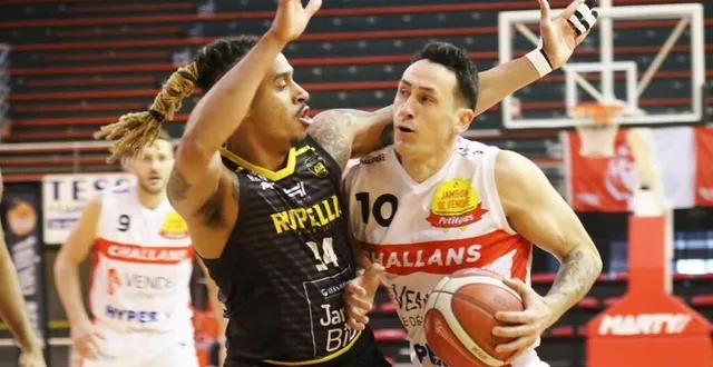 photo  face au leader rochelais, kevin bichard et ses partenaires sont tombés sur une équipe plus réaliste…  &copy;  fabrice delène 