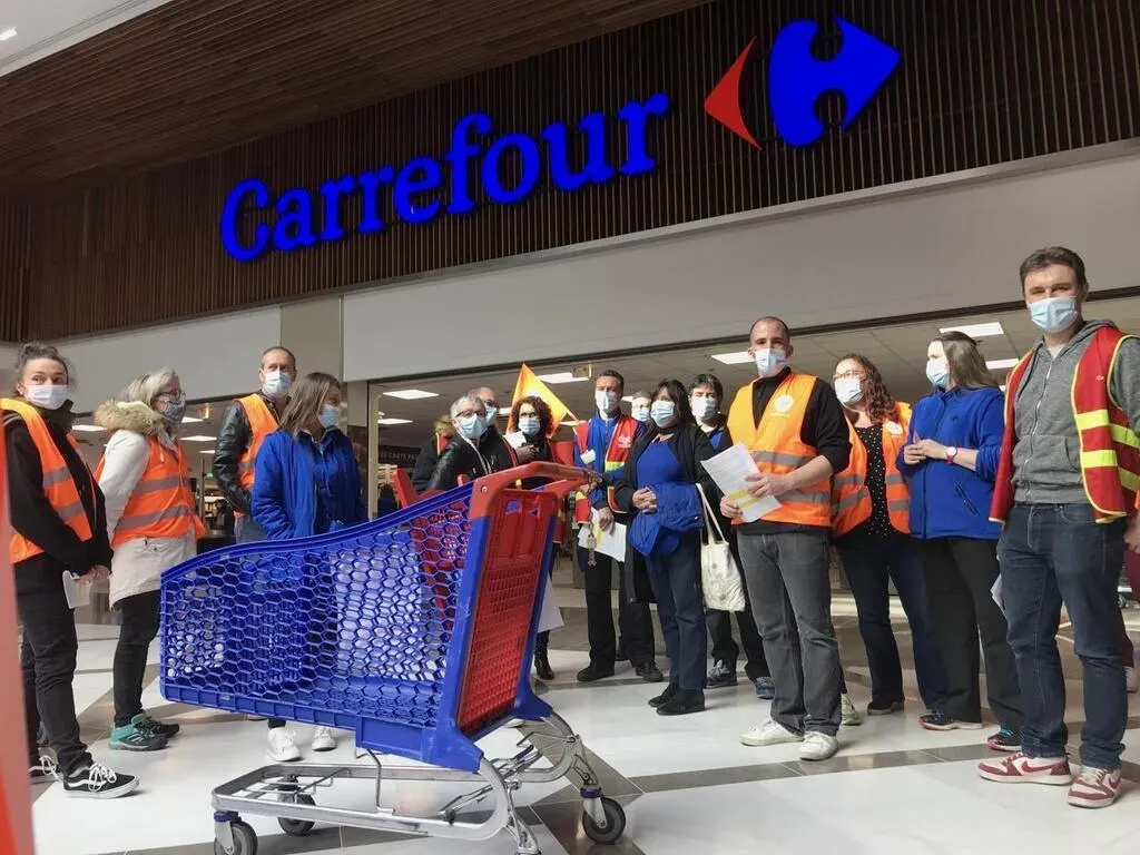 Rennes. Des employés de Carrefour réclament de meilleurs salaires