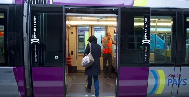 photo  la circulation des ter sera maintenue de 70 à 80 % dans les pays de la loire.  &copy;  archives photo co 