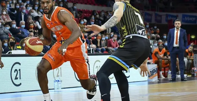 photo  vitto brown va devoir se muer en pivot pour le match de ce mercredi 7 avril 2021 à boulazac.  &copy;  archives le maine libre – yvon loue 