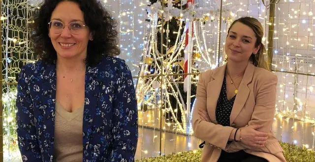 photo  alexandra petit (à gauche), directrice générale de leblanc illuminations, accompagnée de betty pousse, responsable communication, est décidée à faire la chasse aux déchets plastiques.  &copy;  photo le maine libre 