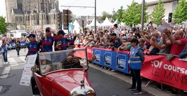 photo  la parade des pilotes en 2019, la dernière fois où l’événement s’est tenu dans le centre-ville du mans.  &copy;  ouest-france 