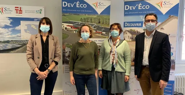 photo  lucie chalubert, lucie beaugé et yolande hamon composent le service économie emploi de la communauté de communes sud sarthe, présidé par françois boussard.  &copy;  ouest-france 