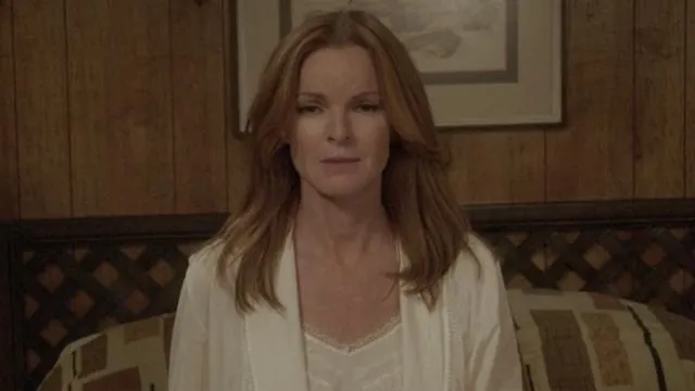 photo bree (marcia cross) tente de se suicider dans un épisode de la dernière saison de « desperate housewives ».  ©  abc