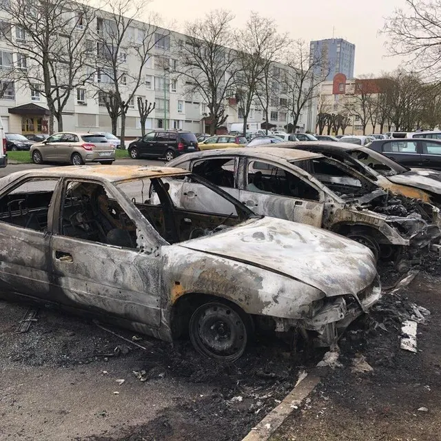 photo depuis le 21 mars 2021, dix véhicules ont été incendiés à perseigne.  ©  ouest-france