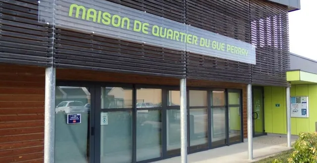 photo  la salle de la maison de quartier du gué-perray a été retenue pour l’implantation du centre de vaccination communautaire qui ouvrira ses portes demain lundi 12 avril.  &copy;  le maine libre 