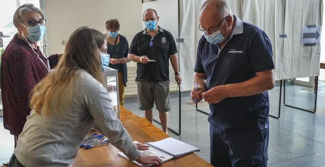 photo  l’organisation des bureaux vote pourrait devenir un casse-tête pour les maires.  &copy;  archives le maine libre – denis lambert 