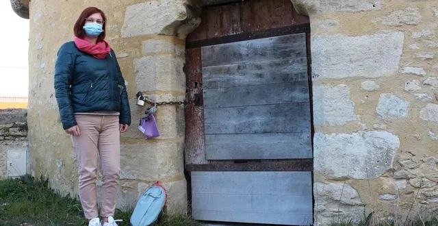 photo  la guide conférencière nadège vivier a conçu un « escape sac à dos » pour découvrir les éléments du patrimoine d’argentan, comme la tour marguerite.  &copy;  ouest-france 
