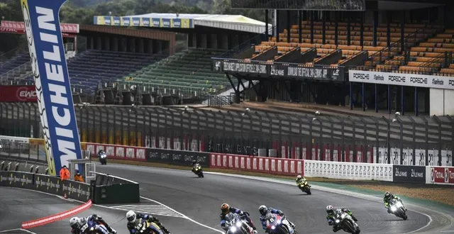 photo  les 24 heures motos 2021 se dérouleront le 12 et 23 juin sur le circuit bugatti.  &copy;  archives denis lambert – le maine libre 