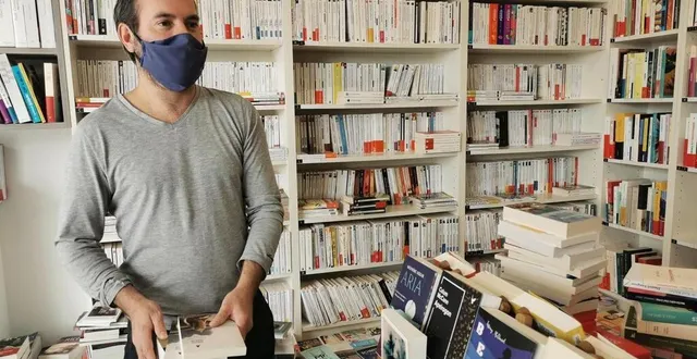 photo  vincent paitry est propriétaire de la librairie quartier libre, à flers, dans l’orne.  &copy;  archives ouest-france 
