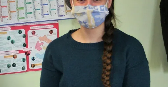 photo  maude gratedoux accueille le public et enregistre les livres.  &copy;  le maine libre 