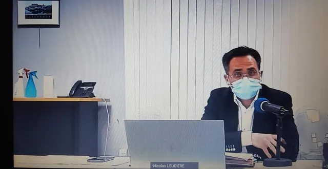 photo  nicolas leudière, maire de sablé-sur-sarthe, a présidé le conseil municipal en visioconférence, lundi 12 avril 2021, consacré à l’établissement du budget 2021.  &copy;  ouest-france 
