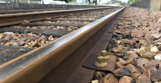 photo  des enfants ont été aperçus près de la voie de chemin de fer.  &copy;  photo archives le maine libre – hervé petitbon 