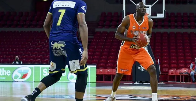 photo  le retour d’alain koffi ne s’est pas passé comme prévu.  &copy;  archives le maine libre – yvon loue 