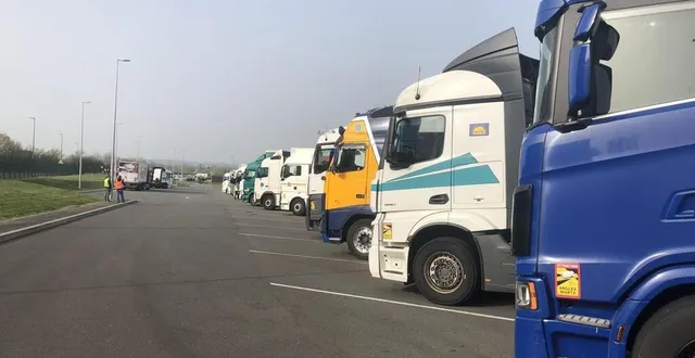 photo  le conseil départemental de la sarthe dit avoir trouvé une solution pour éviter le risque d’engorgement des camions dans le bourg de connerré avant la fin des travaux de l’échangeur de l’huisne sarthoise sur l’a11, à l’est du mans.  &copy;  archives ouest-france 
