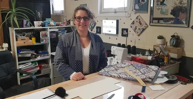 photo  barbara cormier, 43 ans, a lancé sa microentreprise de couture, babacréa.  &copy;  le maine libre 