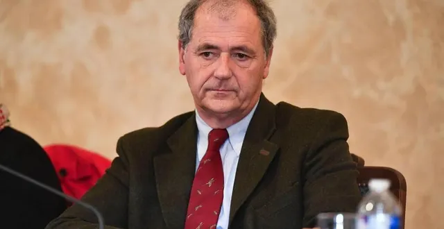 photo  fabien lorne président de la commission des finances depuis quinze ans n’a pas admis que sa binôme ne soit pas invitée à la réunion de la majoirté départementale.  &copy;  archives le maine libre hervé petitbon 