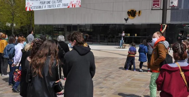 photo  les prises de paroles ont alterné avec les moments musicaux.  &copy;  le maine libre 