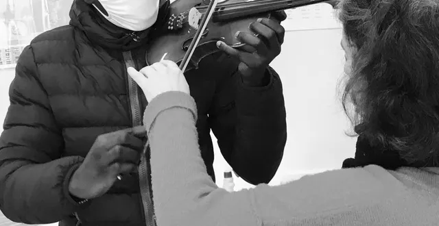 photo  louise et patrick marty travaillent chaque semaine avec des mineurs migrants.  &copy;  patrick marty 