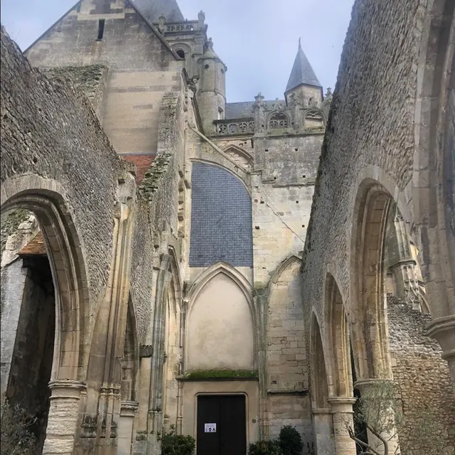 photo l’église en ruines d’écouché.  ©  ouest-france