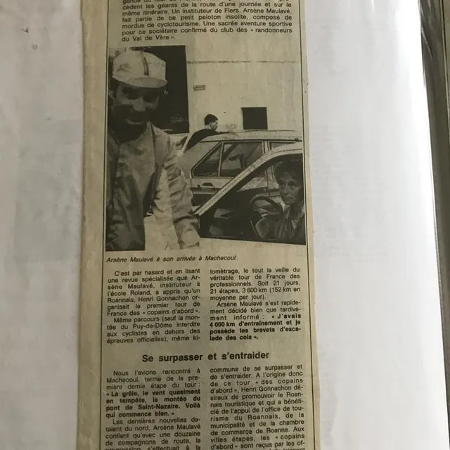 photo un article de presse relatant l’un des deux tour de france cyclo parcourus par arsène maulavé.  ©  collection personnelle d’arsène maulavé