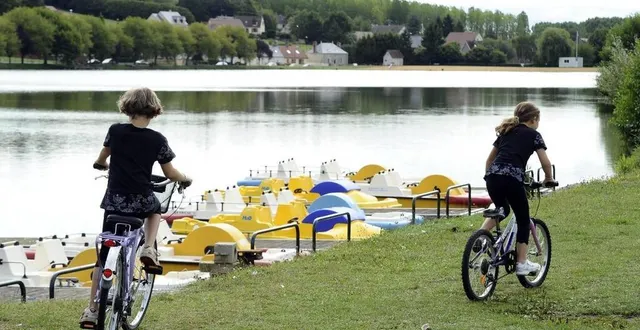photo  le cnt rythme la vie du plan d’eau tufféen l’été.  &copy;  archives le maine libre – denis lambert 