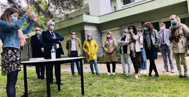 photo  ce lundi 26 avril, les premiers autotests à destination des personnels de l’éducation nationale étaient présentés à l’équipe de l’école des grandes-maulévries, à angers.  &copy;  ouest-france 