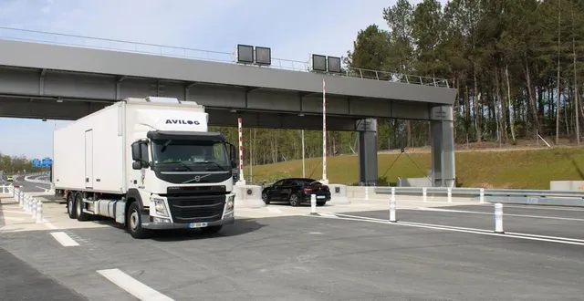 photo  l’échangeur de l’huisne sarthoise vient d’ouvrir. déjà des véhicules l’empruntent.  &copy;  le maine libre 