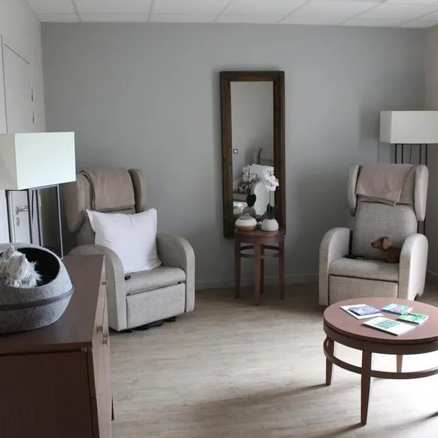 photo la pièce zen, dédiée aux temps de repos. une autre salle est consacrée aux activités manuelles.  ©  le maine libre