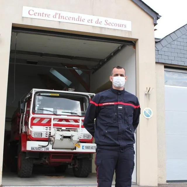 photo l’adjudant-chef ogereau dit vouloir transmettre son savoir-faire.  ©  le maine libre