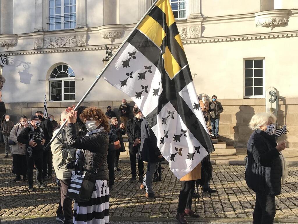 Le plus grand drapeau breton du monde déployé pour promouvoir la