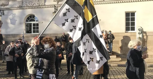 photo  en décembre 2020, le drapeau breton a été hissé dans la cour de l’hôtel de ville de nantes. un acte symbolique.  &copy;  ouest-france 